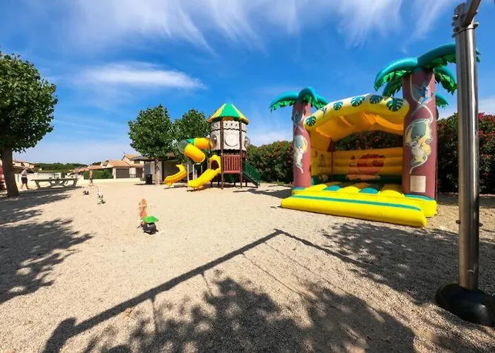 Domaine De A 600m De La Animations Piscines En Supplement Belle Climatisee 3 6 Couchages Wifi Lrpdsk3 Portiragnes